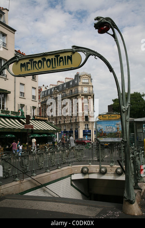 Parigi, Beaux Arts ingresso alla stazione della metropolitana vicino a Pere Lachaise Foto Stock