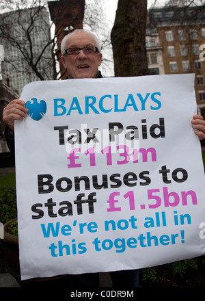 Regno Unito intonso protesta contro la Barclays Bank profitti, l'evasione fiscale e bonus, Londra Foto Stock