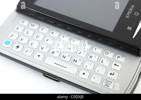 Il nuovo Blockbreakerdeluxe telefono cellulare di Sony Ericsson. Un telefono per affari o per piacere con una tastiera QWERTY estraibile. Foto Stock