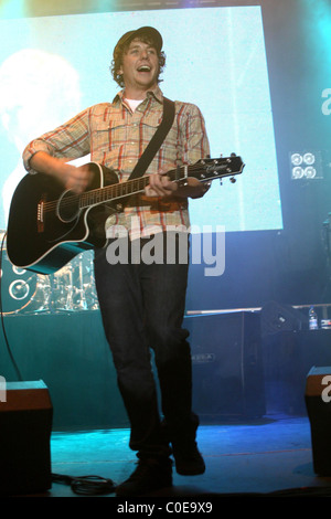 Danny Jones da McFly esegue una one-off concerto presso l'Ippodromo di Aintree Liverpool, in Inghilterra - 16.05.08 Foto Stock