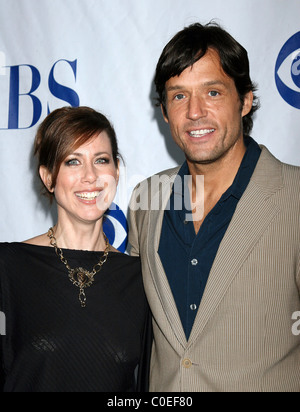 Miriam Shor e Josh Hopkins 'Swingtown' serie premiere partito svoltasi a CBS Studios - Arrivi Studio City in California - Foto Stock