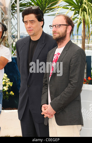 Benicio del Toro e Steven Soderbergh il 2008 Cannes Film Festival - Day 9 " Che' - Photocall Cannes, Francia - 22.05.08 Foto Stock