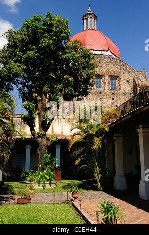 Jardin Borda (con la Tercera Orden Cappella in background) in Cuernavaca, Stato di Morelos, Messico Foto Stock