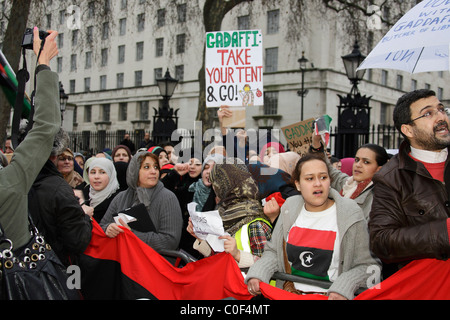 Protesta folla si riuniranno in Whitehall per demo libico Foto Stock