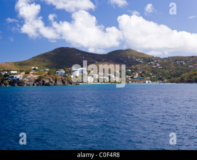 Barca a vela in Cruz Bay sull'isola di San Giovanni nelle Isole Vergini Americane Foto Stock