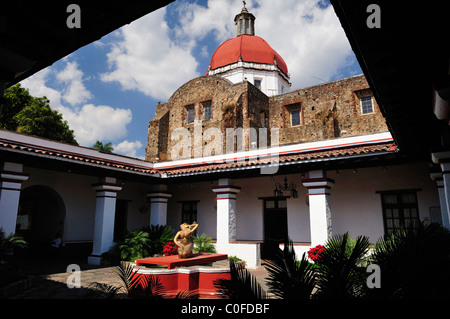 Jardin Borda (con la Tercera Orden Cappella in background) in Cuernavaca, Stato di Morelos, Messico Foto Stock