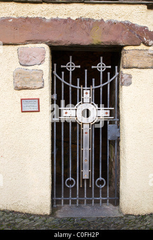 St Fillans grotta sul Cove Wynd Pittenweem Fife Scozia Scotland Foto Stock