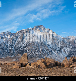 Lone Pine Peak e Alabama Hills, Sierra Nevada, in California Foto Stock
