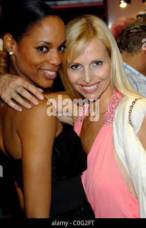 Natalie Nwagbo e Anneka Svenska Ann estati rilancio VIP party presso la Oxford Street flagship store di Londra - Inghilterra - 09.06.08 Foto Stock