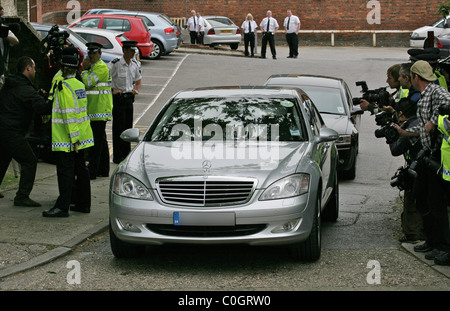 Kay Burley lascia Uxbridge Magistrates Court Sky News presenter Kay Burley in precedenza avevano segnato un fotografo contro una parete Foto Stock