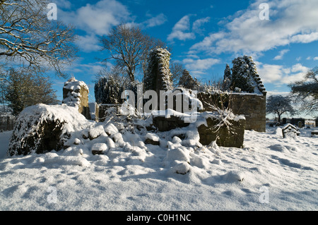 dh Culross West Church CULROSS Fife Scottish Ruined Church West chiesa Culross Fife neve kirk inverno scozia edificio rovine derelict chiese uk rovina Foto Stock