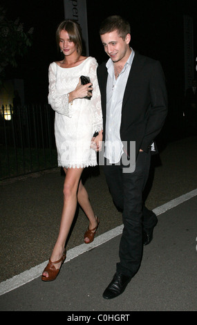 Rosie Huntington-Whiteley e Tyrone Wood Louis Vuitton ospita una cena per Richard Prince tenutosi presso la Serpentine Gallery - Foto Stock