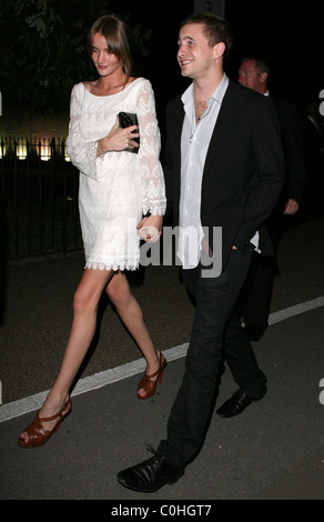 Rosie Huntington-Whiteley e Tyrone Wood Louis Vuitton ospita una cena per Richard Prince tenutosi presso la Serpentine Gallery - Foto Stock