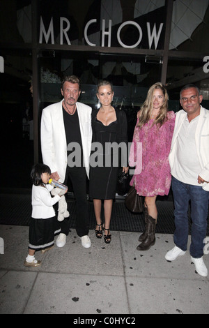 Johnny Hallyday, Laetitia Boudou e Christian Audigier lasciando Signor Chow Restaurant. Beverly Hills, la California - 29.06.08 Foto Stock