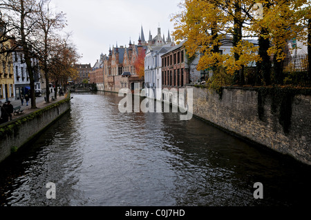 Canal vie navigabili Bruges Belgio Foto Stock