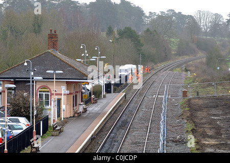 La linea di Cotswold a Charlbury stazione durante la via il raddoppio, Oxfordshire, Regno Unito Foto Stock