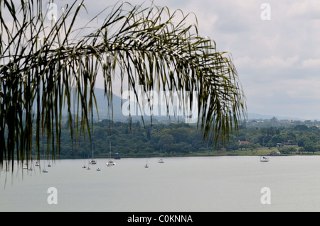 Vista sulla diga Hartebeespoort in Sud Africa Foto Stock