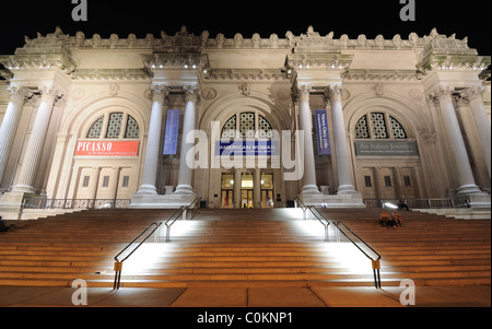 Esterno del Metropolitan Museum of Art di New York City. Il 15 luglio 2010. Foto Stock