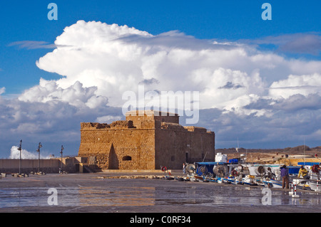 Paphos Fort a guardia del porto di Paphos in Cipro del Sud Foto Stock