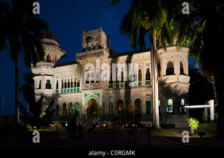 Punta Gorda palace Cienfuegos esterno notte Foto Stock