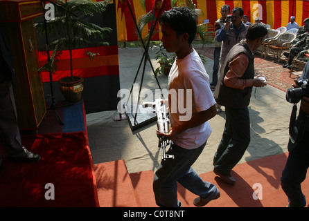 Un militante hardcore da Karbi Longri North Cachar Hills Liberation Front (KLNLF), un bandito outfit organizzazione di teste di Assam Foto Stock