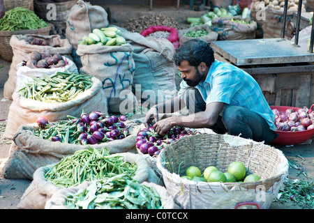 Ortaggi per la vendita in Fort Cochin mercato, Kerala, India Foto Stock