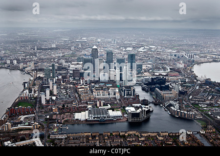 Riprese aeree del Canary Wharf Estate a Londra Greater London Foto Stock