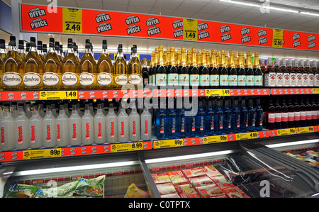 Sconto Lidl supermercato in Newhaven offerte speciali sul consumo di alcol Foto Stock