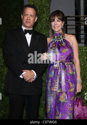 TOM HANKS RITA WILSON 2011 Vanity Fair OSCAR PARTY A LOS ANGELES CALIFORNIA USA 27 febbraio 2011 Foto Stock