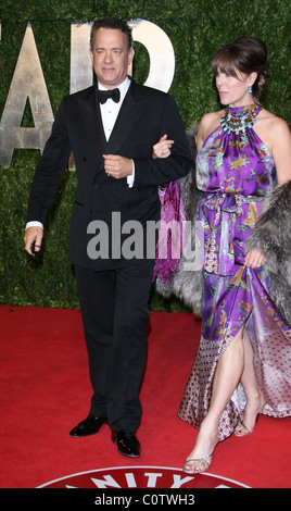 TOM HANKS RITA WILSON 2011 Vanity Fair OSCAR PARTY A LOS ANGELES CALIFORNIA USA 27 febbraio 2011 Foto Stock