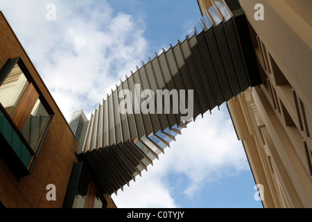 Regno Unito. Il Royal Ballet School e Ponte di aspirazione al Royal Opera House di Covent Garden, Londra Foto Stock