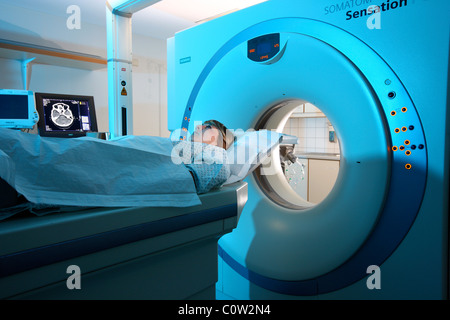 Tomografia assiale computerizzata, CAT, CT, in un ospedale. Germania Foto Stock