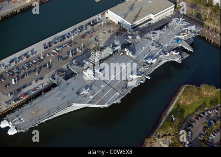 Vista aerea sopra USS Midway portaerei nave museo di San Diego in California Foto Stock