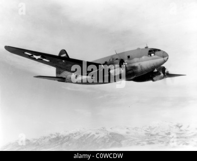 Curtiss C-46 Commando in volo. Foto Stock