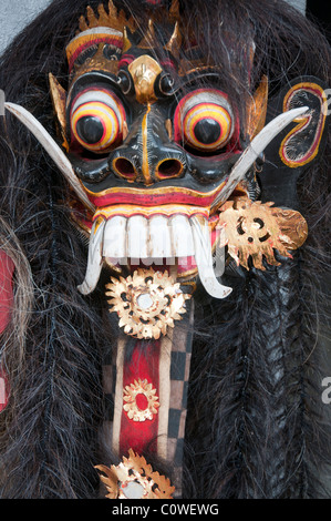 Danza balinese maschera del personaggio mitologico Rangda Foto Stock