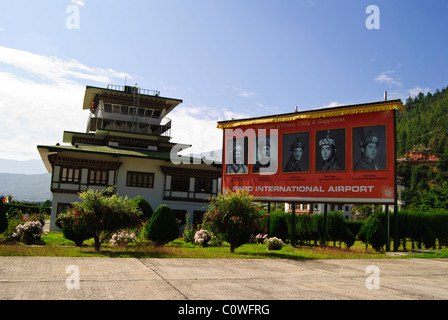 Accolto dal re del Bhutan quando arrivano Paro International Airport Foto Stock