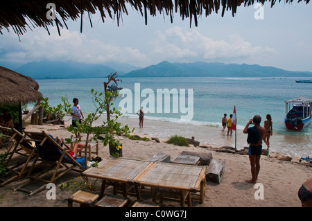 Spiaggia a Gili Air la piccola isola del gruppo Gili off Lombok Indonesia Foto Stock