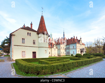 Il castello di caccia del conte Schonborn in Carpaty (in passato - Beregvar) Village (Zakarpattja Regione, Ucraina). Costruito nel 1890. Foto Stock