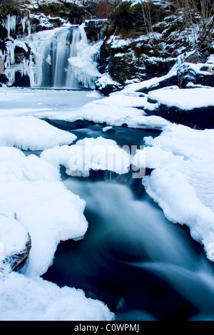 Cascate del Falloch, Loch Lomond e il Trossachs National Park Foto Stock