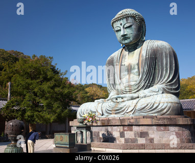 Una grande statua del Buddha a Kamakura Foto Stock