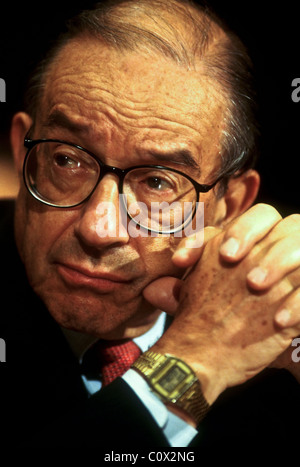 Fed presidente Alan Greenspan testimonia sulla metà anno la relazione economica al senato comitato bancario audizioni in Washington, DC Foto Stock