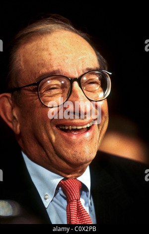 Fed presidente Alan Greenspan testimonia sulla metà anno la relazione economica al senato comitato bancario audizioni in Washington, DC Foto Stock