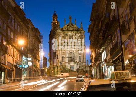 Torre Clerigos e Chiesa, Oporto, Portogallo Foto Stock