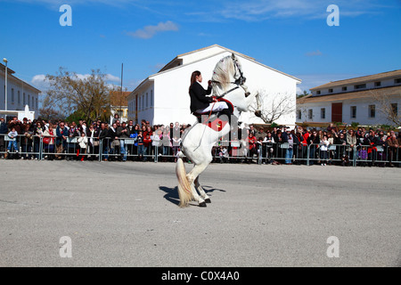 Rider eseguendo minorchina dressage Foto Stock