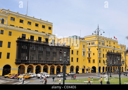 Gli edifici coloniali Plaza Mayor Lima Peru Foto Stock