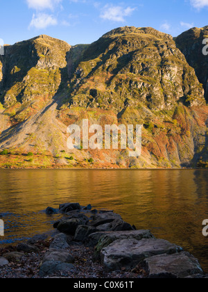 Illgill Head e The Screes di Wastwater vicino Nether Wasdale nel Lake District National Park, Cumbria, Inghilterra. Foto Stock