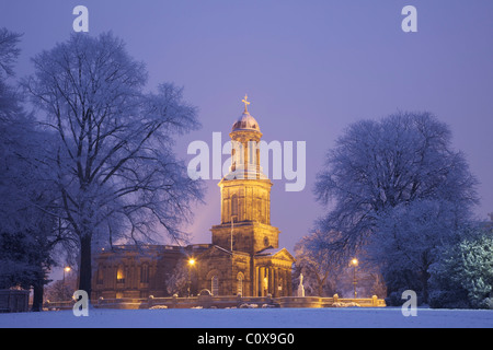 Neve invernale nella luce della sera, St Chads Chiesa, Parco di cava, Shrewsbury, Shropshire, Inghilterra, UK, Regno Unito, GB, Foto Stock