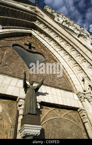 Basilica del Voto Nacional - Quito, Ecuador Foto Stock