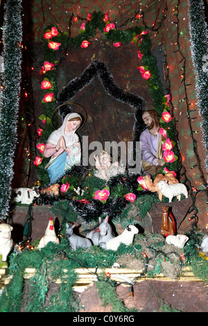 Presepe (chiamato nacimiento, pesebre, portale o belen in spagnolo)dettaglio all'interno della chiesa, La Paz , Bolivia Foto Stock