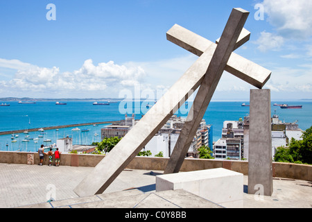 Largo da Cruz Quebrada, caduti Croce, Pelourinho, Salvador, Bahia, Brasile Foto Stock